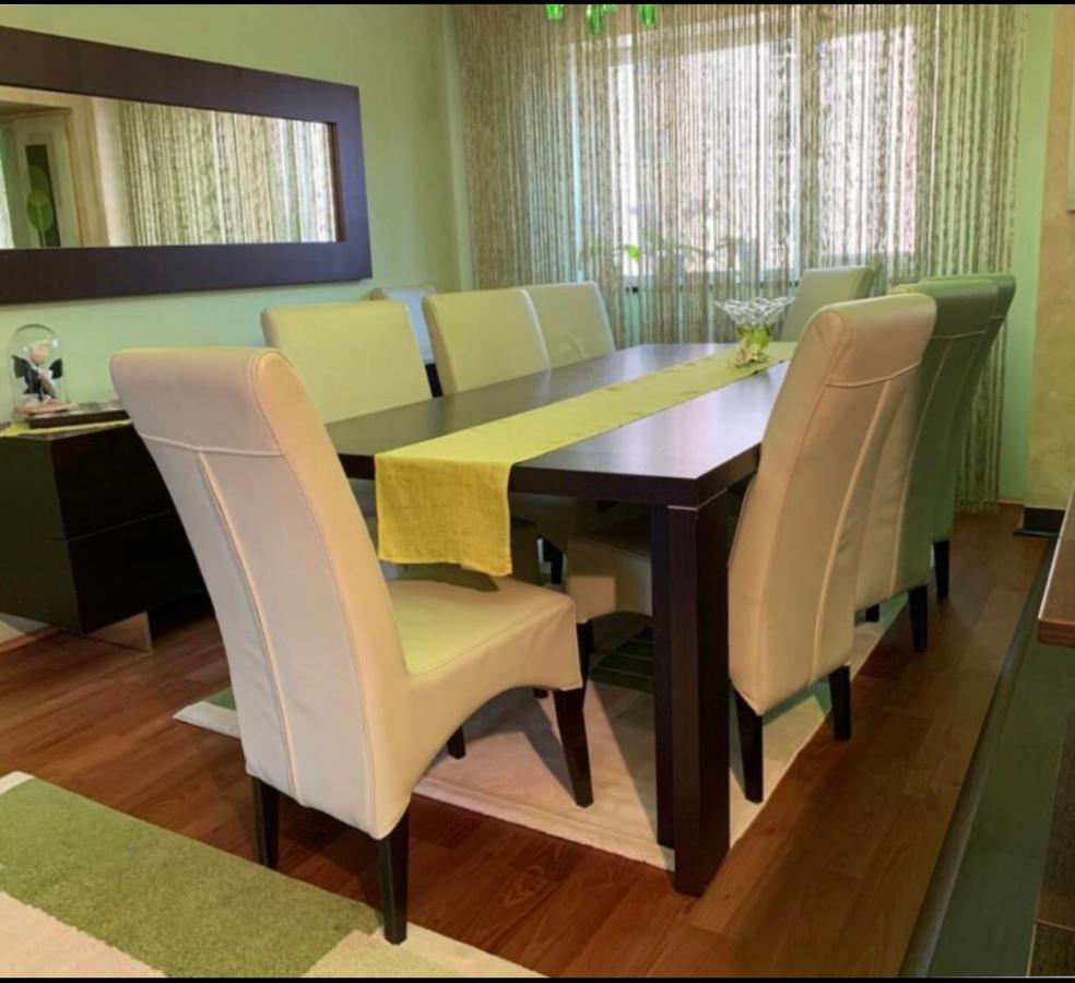 Central Apartment 4 Rooms Brasov Ngoại thất bức ảnh