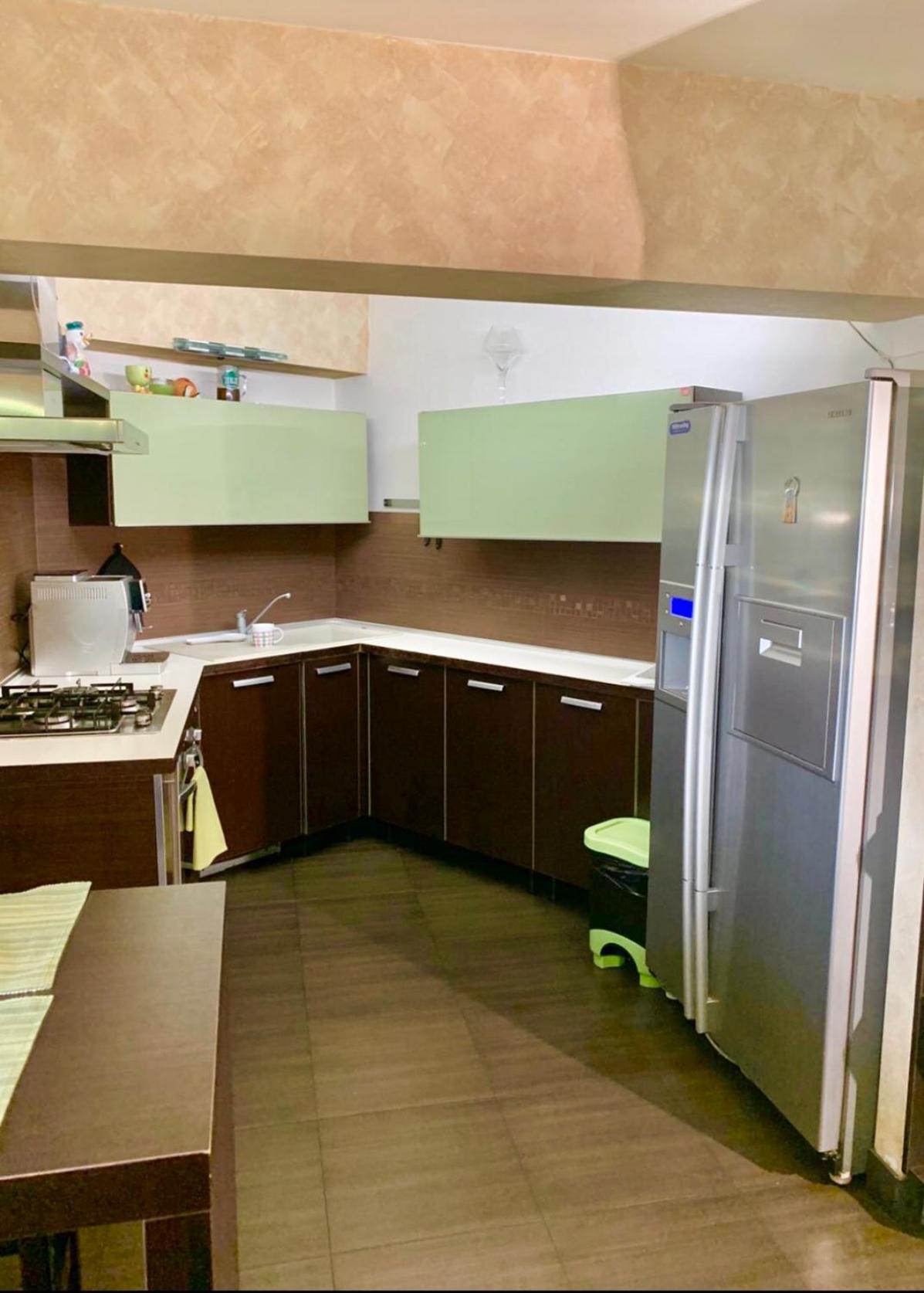Central Apartment 4 Rooms Brasov Ngoại thất bức ảnh