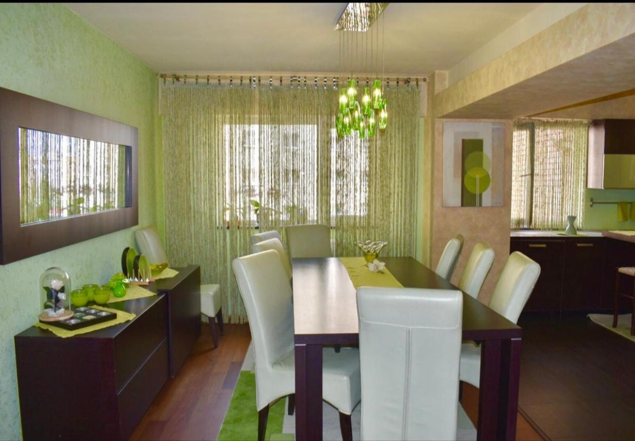 Central Apartment 4 Rooms Brasov Ngoại thất bức ảnh
