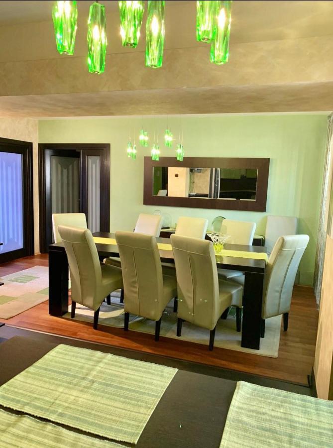 Central Apartment 4 Rooms Brasov Ngoại thất bức ảnh
