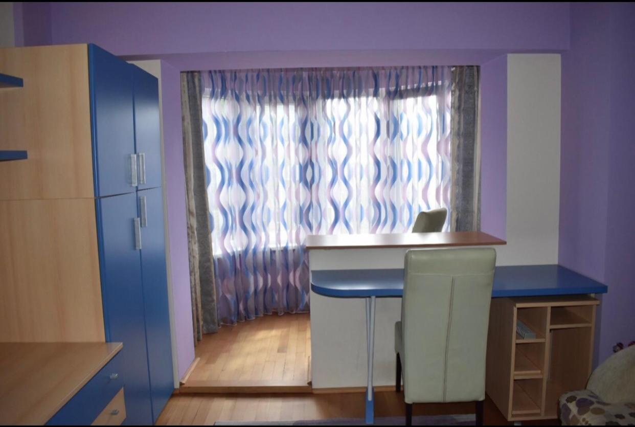 Central Apartment 4 Rooms Brasov Ngoại thất bức ảnh