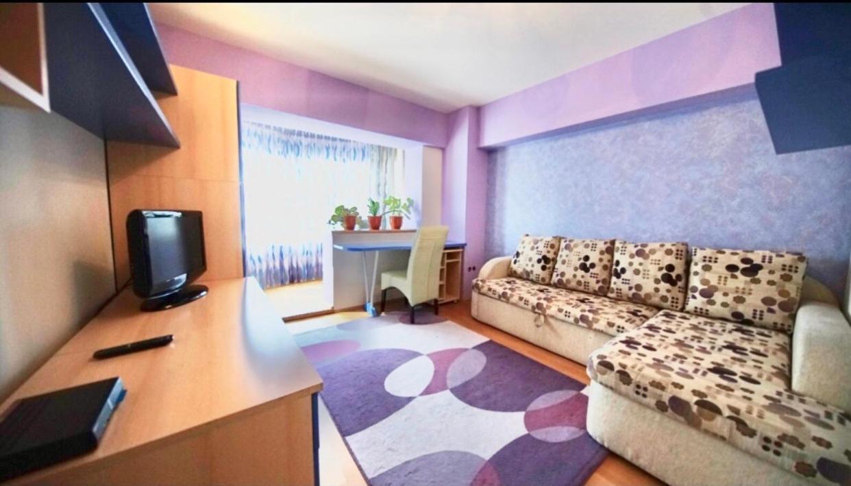 Central Apartment 4 Rooms Brasov Ngoại thất bức ảnh